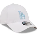 verstellbare-weisse-kappe-mit-gebogenem-schirm-und-blauem-logo-9forty-league-essential-der-los-angeles-dodgers-mlb-von-new-era