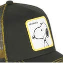 cepur-izliekta-soferis-melns-snapback-snoopy-do1-peanuts-snoopy-zemesrieksti-no-capslab