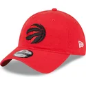 gorra-curva-roja-ajustable-9twenty-draft-edition-2023-de-toronto-raptors-nba-de-new-era