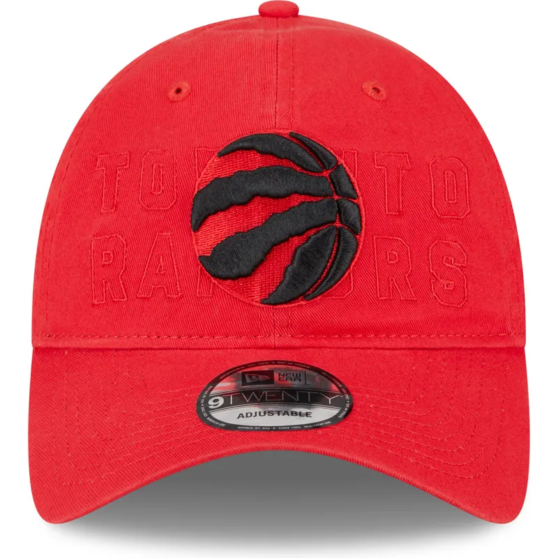 cepur-izliekta-sarkans-regulejama-lente-9twenty-draft-edition-2023-no-toronto-raptors-nba-no-new-era