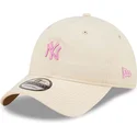 verstellbare-hellrosa-gebogene-kappe-mit-rosa-logo-9twenty-mini-logo-der-new-york-yankees-mlb-von-new-era