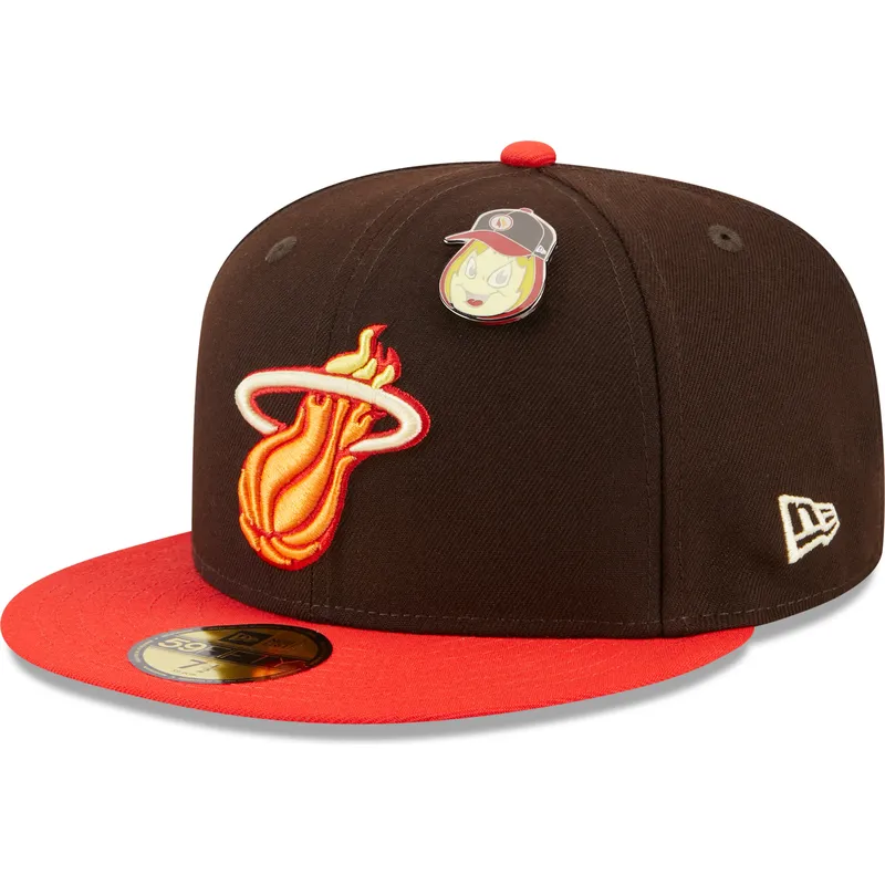 braune-und-rote-anliegende-59fifty-flatcap-the-elements-fire-pin-der-miami-heat-nba-von-new-era