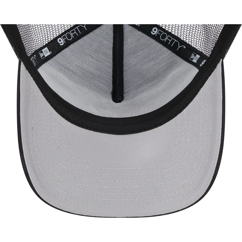 schwarze-trucker-kappe-mit-schwarzem-logo-9forty-a-frame-all-day-trucker-der-new-york-yankees-mlb-von-new-era