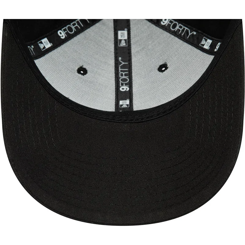 casquette-courbee-noire-ajustable-avec-logo-noir-9forty-repreve-tottenham-hotspur-football-club-premier-league-new-era