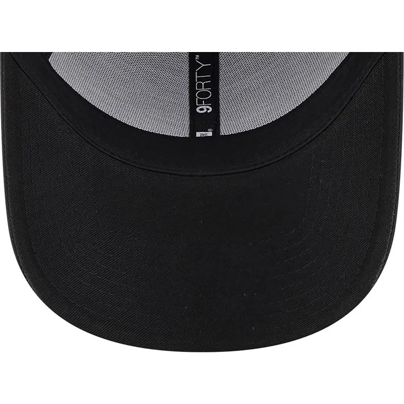 svart-bojd-justerbar-keps-med-guldlogotyp-9forty-fran-ac-milan-serie-a-av-new-era