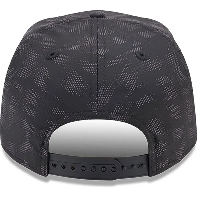cepur-izliekta-melns-snapback-9fifty-stretch-snap-reflective-camo-no-manchester-united-football-club-premier-league-no-new-era