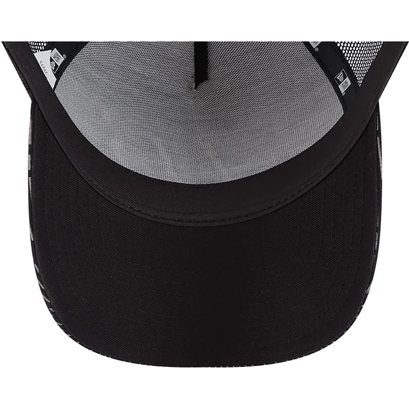 cepur-izliekta-truckeris-melns-snapback-a-frame-reflective-all-over-print-no-valentino-rossi-vr46-motogp-no-new-era cepur-izliekta-truckeris-melns-snapback-a-frame-reflective-all-over-print-no-valentino-rossi-vr46-motogp-no-new-era