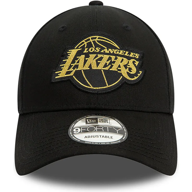 cepur-izliekta-melns-regulejams-9forty-metallic-badge-no-los-angeles-lakers-nba-no-new-era