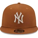 cepur-plakana-bruns-snapback-9fifty-league-essential-no-new-york-yankees-mlb-no-new-era