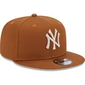 cepur-plakana-bruns-snapback-9fifty-league-essential-no-new-york-yankees-mlb-no-new-era