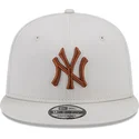 cepur-plakana-bess-snapback-9fifty-league-essential-no-new-york-yankees-mlb-no-new-era