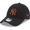 cepur-izliekta-melns-regulejams-9forty-league-essential-no-new-york-yankees-mlb-no-new-era