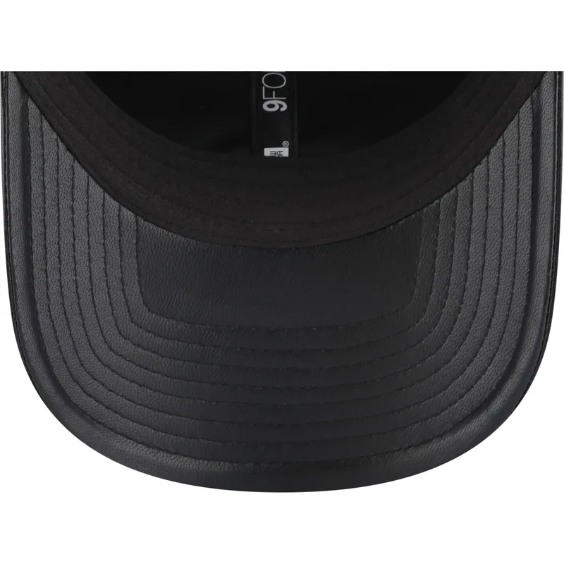 cepur-izliekta-melns-regulejams-9forty-leather-no-new-york-yankees-mlb-no-new-era