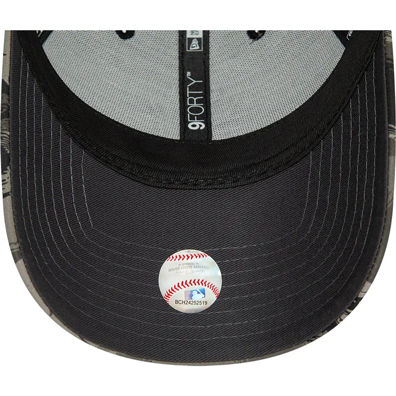 cepur-izliekta-maskesanas-regulejams-9forty-all-over-print-painted-no-new-york-yankees-mlb-no-new-era