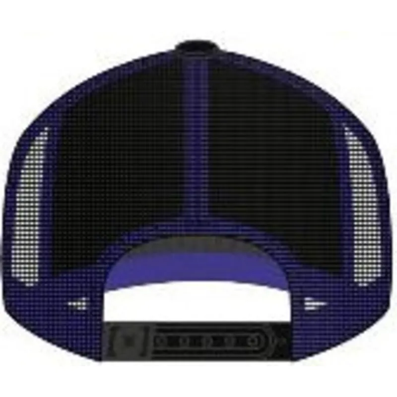 cepur-izliekta-truckeris-melns-snapback-roa4-cela-skrejejs-looney-tunes-no-capslab