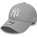 gorra-curva-gris-ajustable-para-nino-9forty-essential-de-new-york-yankees-mlb-de-new-era