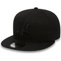 gorra-plana-negra-snapback-9fifty-black-on-black-de-new-york-yankees-mlb-de-new-era