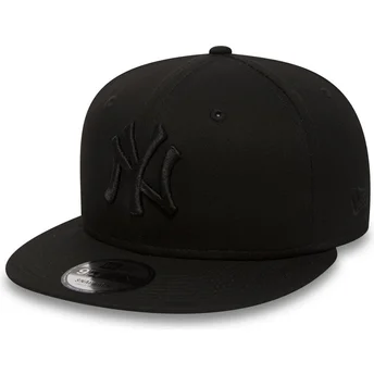 Czarna płaska czapka snapback 9FIFTY Black on Black New York Yankees MLB New Era