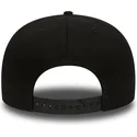 czapka-z-plaskim-daszkiem-snapback-9fifty-black-on-black-new-york-yankees-mlb-od-new-era-w-kolorze-czarnym