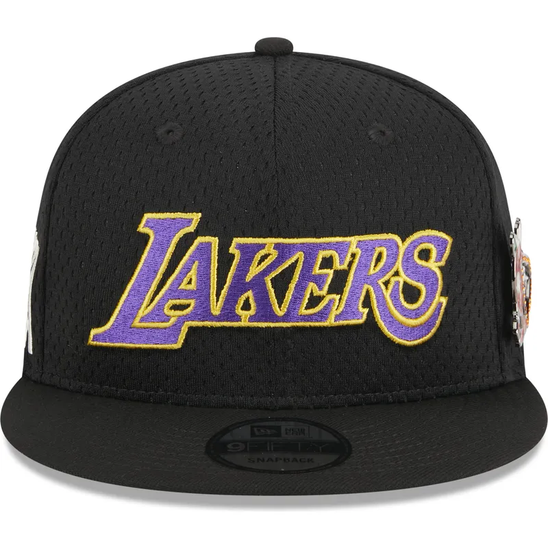 svart-platt-snapback-keps-9fifty-post-up-pin-los-angeles-lakers-nba-fran-new-era