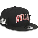 cepur-plakana-melns-snapback-9fifty-post-up-pin-no-chicago-bulls-nba-no-new-era