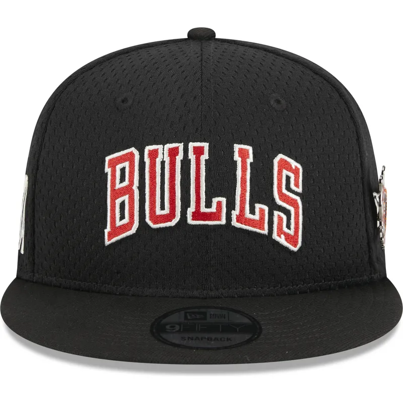 cepur-plakana-melns-snapback-9fifty-post-up-pin-no-chicago-bulls-nba-no-new-era