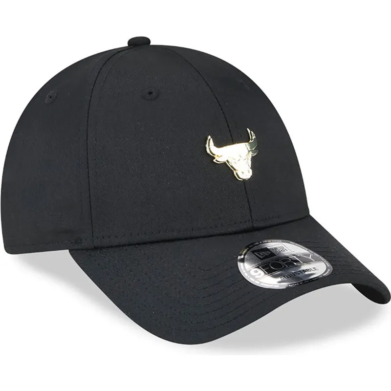 cepur-izliekta-melns-regulejams-9forty-pin-no-chicago-bulls-nba-no-new-era