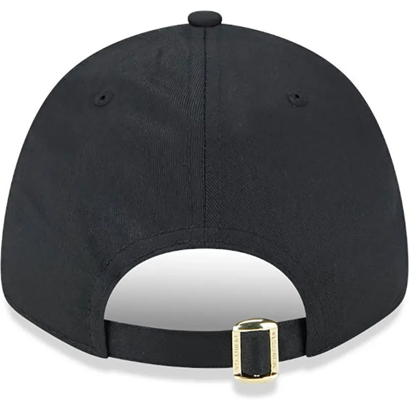 cepur-izliekta-melns-regulejams-9forty-pin-no-chicago-bulls-nba-no-new-era