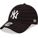 verstellbare-braune-9forty-flanell-cap-mit-gebogenem-schirm-der-new-york-yankees-mlb-von-new-era