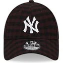 verstellbare-braune-9forty-flanell-cap-mit-gebogenem-schirm-der-new-york-yankees-mlb-von-new-era