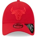 cepur-izliekta-sarkans-regulejams-9forty-repreve-outline-no-chicago-bulls-nba-no-new-era