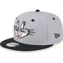gorra-plana-gris-y-negra-snapback-9fifty-de-bugs-bunny-looney-tunes-de-new-era