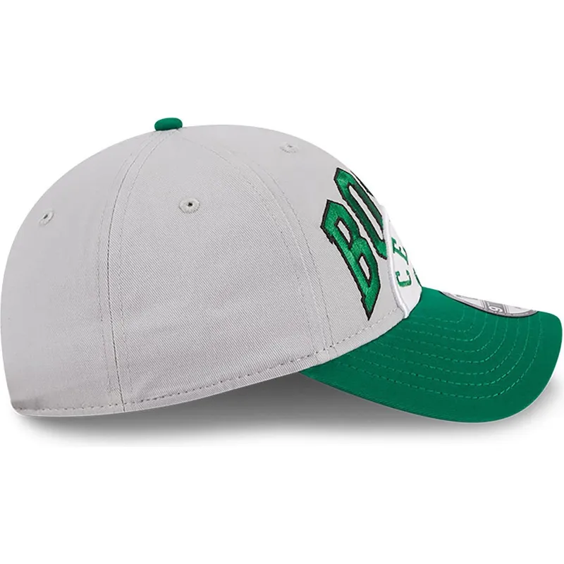 graue-und-grune-verstellbare-curved-cap-9twenty-tip-off-2023-der-boston-celtics-nba-von-new-era