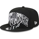 cepur-plakana-melns-snapback-9fifty-tip-off-2023-no-milwaukee-bucks-nba-no-new-era