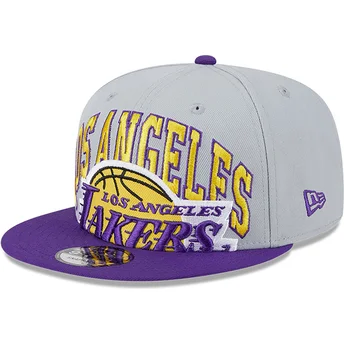Graue und violette Flatcap Snapback 9FIFTY Tip Off 2023 der Los Angeles Lakers NBA von New Era