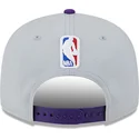 cap-plakana-gray-snapback-9fifty-tip-off-2023-no-los-angeles-lakers-nba-no-new-era