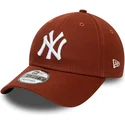 cepur-izliekta-bruns-regulejams-9forty-league-essential-no-new-york-yankees-mlb-no-new-era