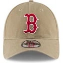 ljusbrun-bojd-justerbar-keps-med-rod-logotyp-9twenty-core-classic-fran-boston-red-sox-mlb-av-new-era