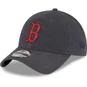 gra-bojd-justerbar-keps-med-rott-logotyp-9twenty-core-classic-fran-boston-red-sox-mlb-av-new-era