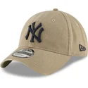 jasnobrazowa-zakrzywiona-czapka-z-regulacja-z-granatowym-logo-9twenty-core-classic-new-york-yankees-mlb-new-era