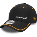 schwarze-verstellbare-9forty-kappe-mit-gebogenem-schirm-und-kontrast-paspelierung-von-mclaren-racing-formula-1-von-new-era
