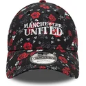 schwarze-und-rote-verstellbare-9forty-kappe-mit-gebogenem-schirm-floral-all-over-print-manchester-united-football-club-premier-l