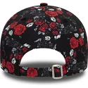 schwarze-und-rote-verstellbare-9forty-kappe-mit-gebogenem-schirm-floral-all-over-print-manchester-united-football-club-premier-l