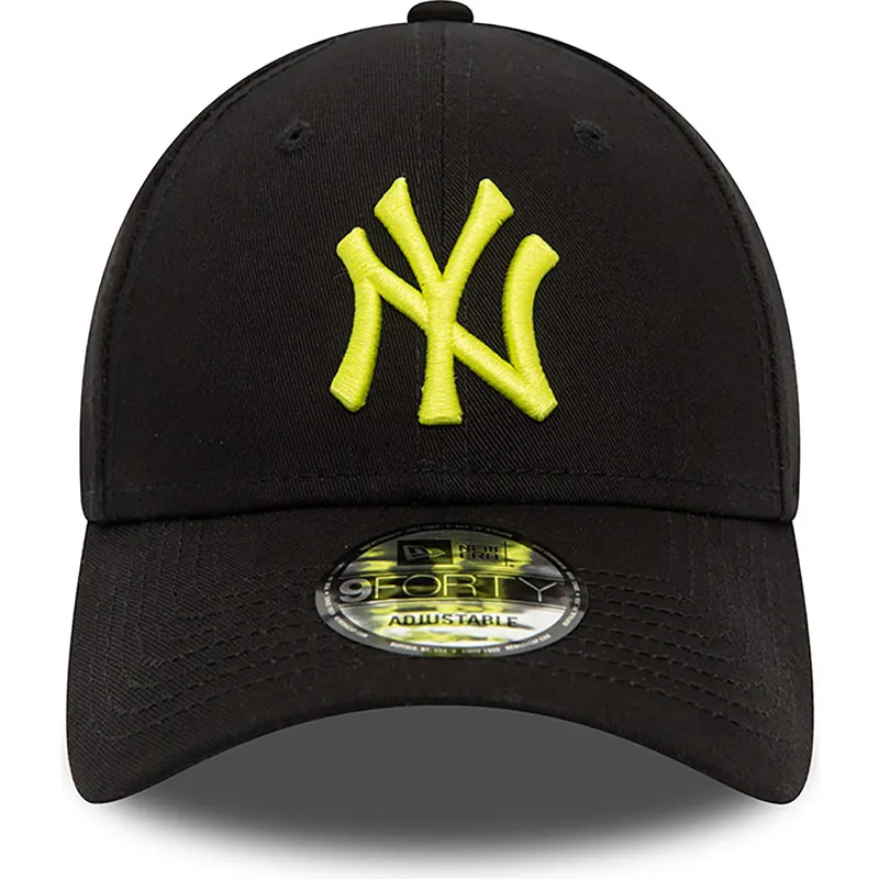 schwarze-verstellbare-curved-cap-mit-gelbem-logo-9forty-league-essential-der-new-york-yankees-mlb-von-new-era