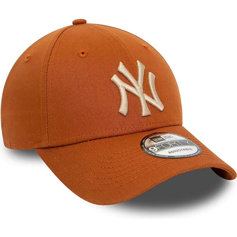cepur-izliekta-bruns-regulejams-9forty-league-essential-no-new-york-yankees-mlb-no-new-era