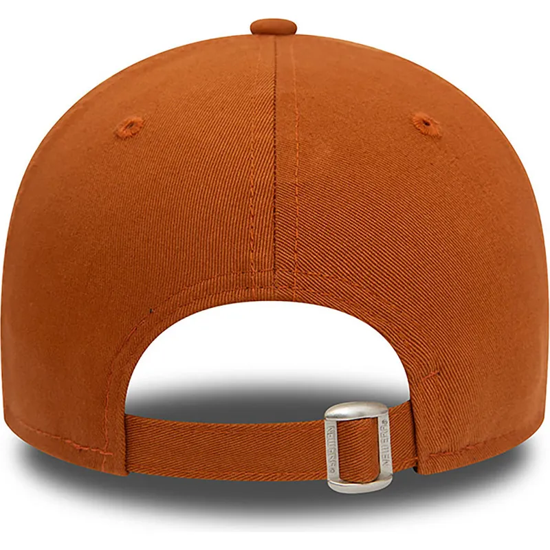 cepur-izliekta-bruns-regulejams-9forty-league-essential-no-new-york-yankees-mlb-no-new-era