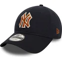 new-era-9twenty-verstellbare-marineblaue-kappe-mit-braunem-logo-boucle-der-new-york-yankees-mlb