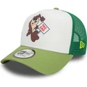 weisse-und-grune-a-frame-trucker-kappe-mit-tasmanischem-teufel-charakter-von-looney-tunes-von-new-era
