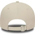 beige-verstellbare-9forty-kappe-mit-gebogenem-schirm-und-tasmanischem-teufel-charakter-von-looney-tunes-von-new-era
