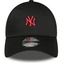 cepur-izliekta-truckeris-melns-regulejams-9forty-home-field-no-new-york-yankees-mlb-no-new-era